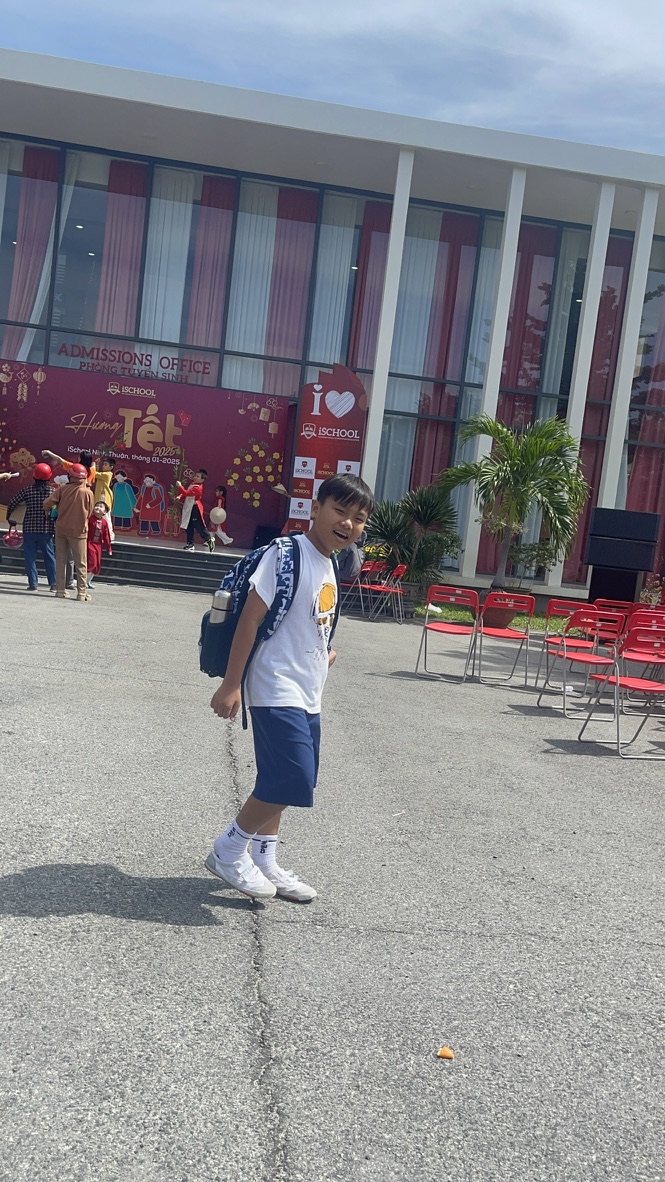 Minh Tiến tại trường học