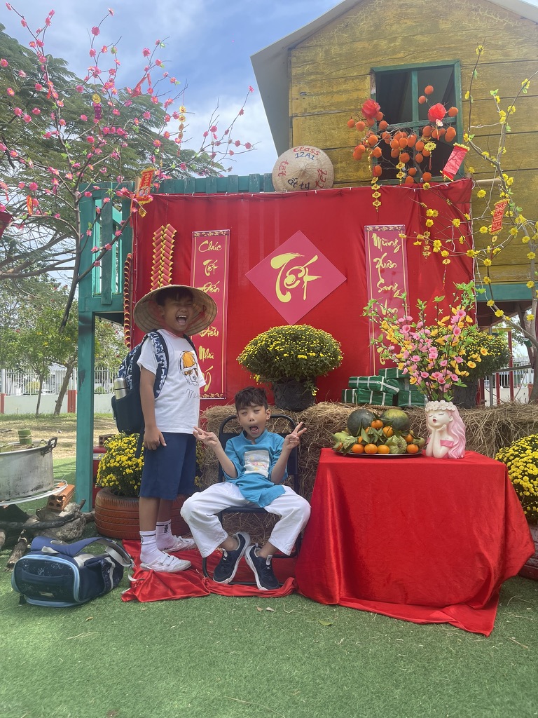 Minh Tiến trong lễ hội Tết